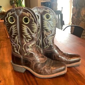 Men’s Ariat Boots.